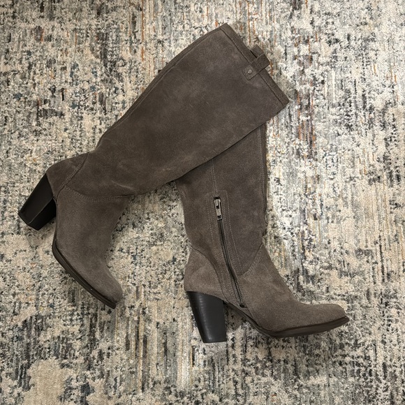 UGG suede boots mid calf - Picture 2 of 6